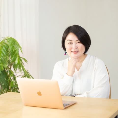 小泉 華子さん